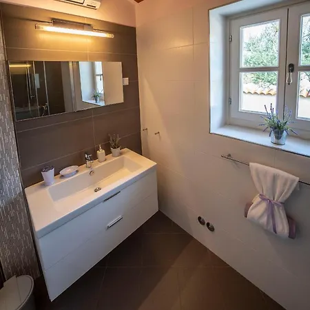 Pavicini 2181 Вилла Segotici