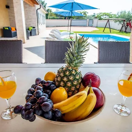 Pavicini 2181 Вилла