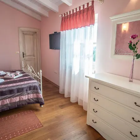 Vila Pavicini 2181