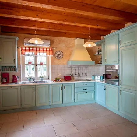 Pavicini 2181 Вилла