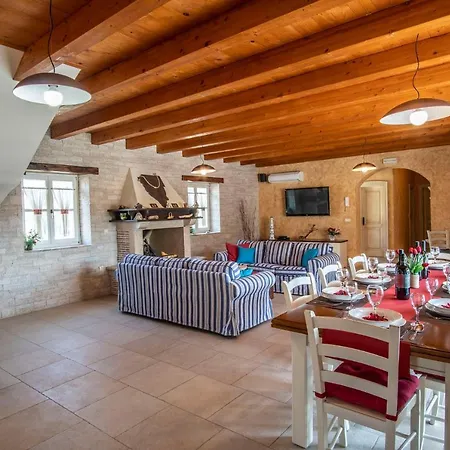 Pavicini 2181 Вилла