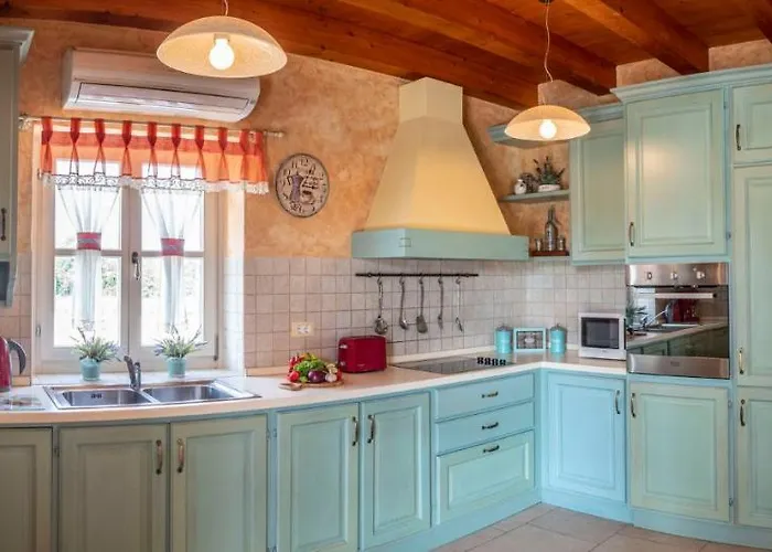 Vila Pavicini 2181 *