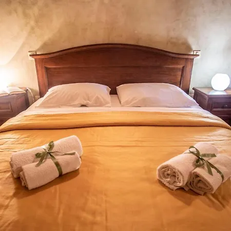 Pavicini 2181 Vila Segotici