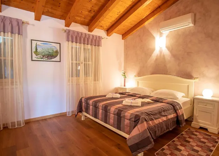 Villa Pavicini 2181 Segotici